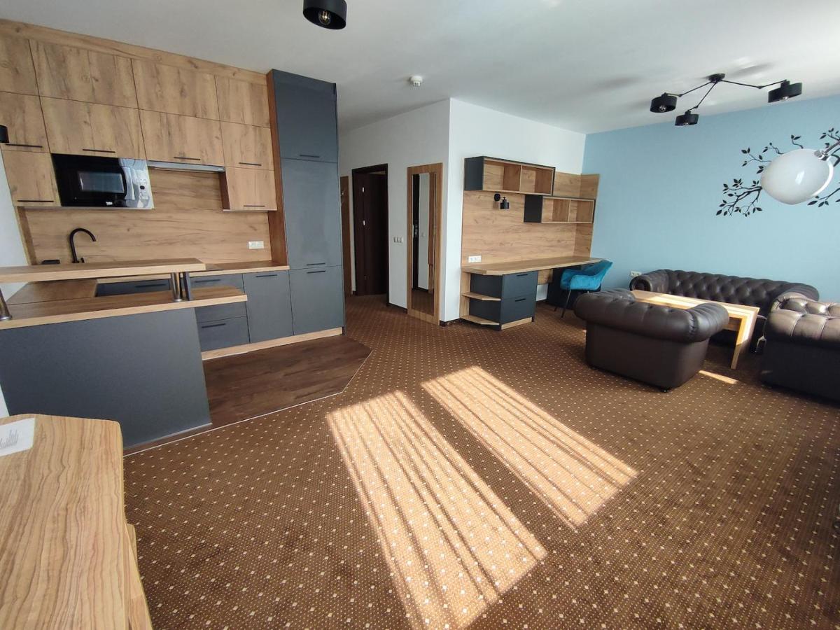 Aparthotel Legnica - Apartamenty Z Aneksem Kuchennym Exteriör bild