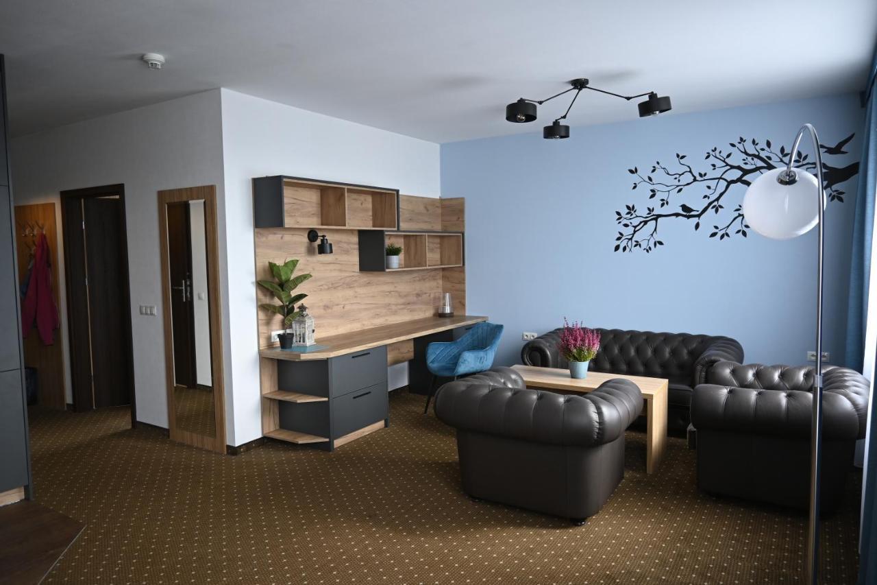 Aparthotel Legnica - Apartamenty Z Aneksem Kuchennym Exteriör bild