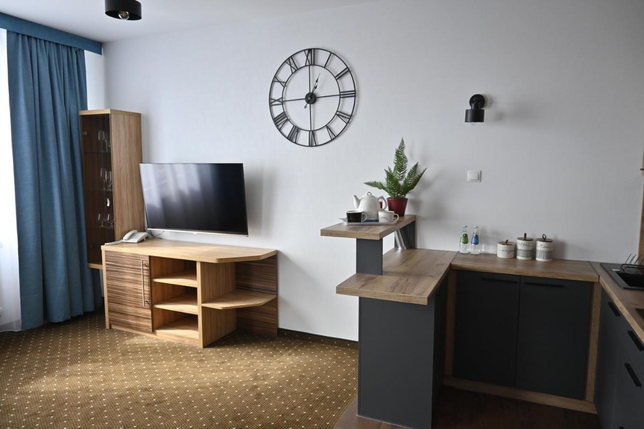 Aparthotel Legnica - Apartamenty Z Aneksem Kuchennym Exteriör bild