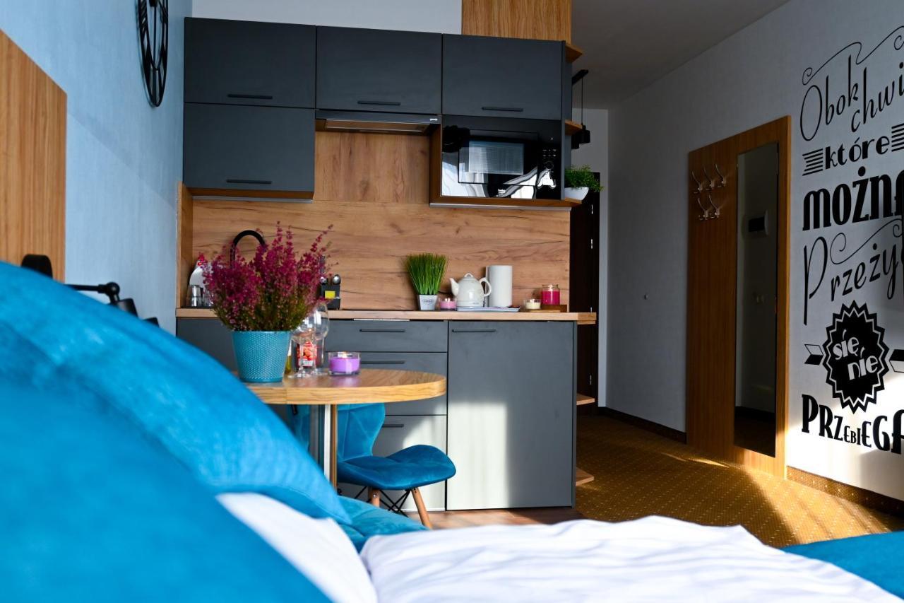 Aparthotel Legnica - Apartamenty Z Aneksem Kuchennym Exteriör bild
